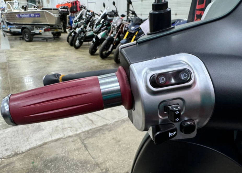 Скутер PROMAX Miami 240 (49) в Кемерово