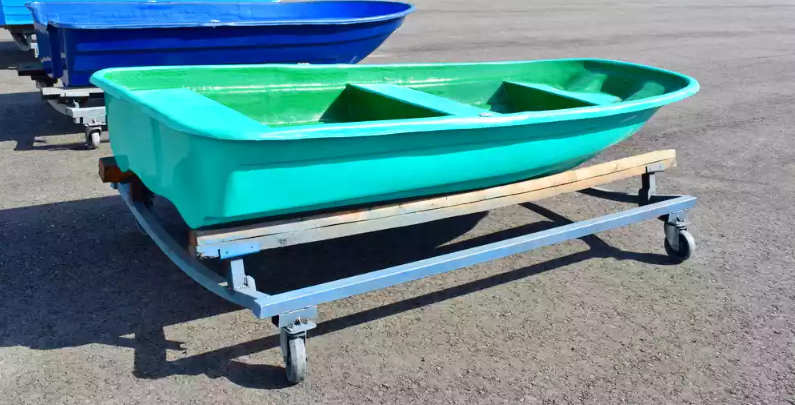 Стеклопластиковая лодка Старт (тримаран) в Кемерово