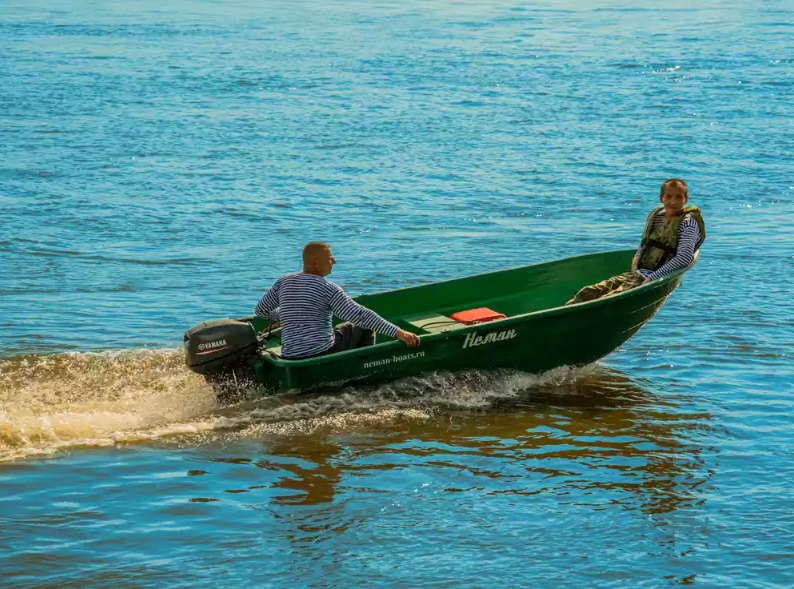 Стеклопластиковая лодка Neman-340 (тримаран) в Кемерово