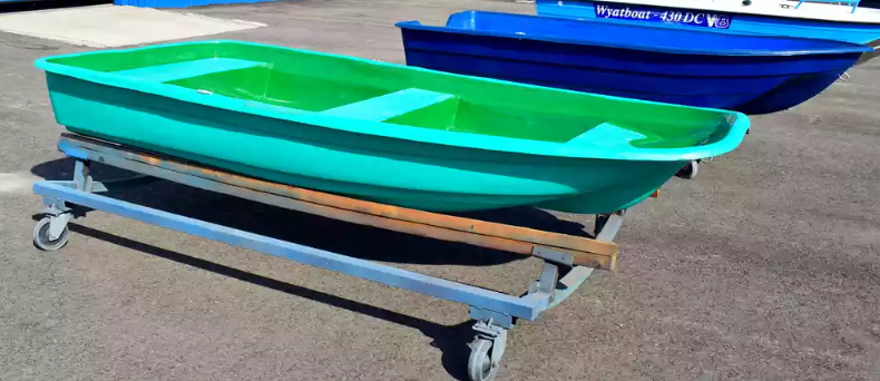 Стеклопластиковая лодка Старт (тримаран) в Кемерово