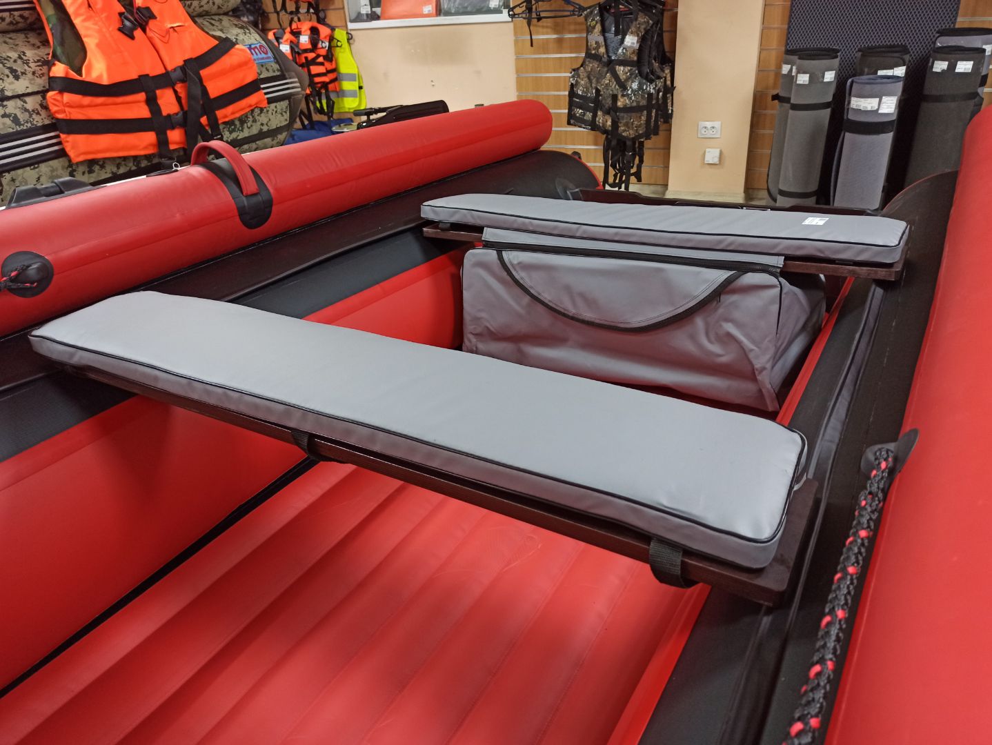 КОМПЛЕКТ МЯГКИХ НАКЛАДОК С СУМКОЙ ДЛЯ ЛОДОК 110Х20 СЕРЫЙ в Кемерово