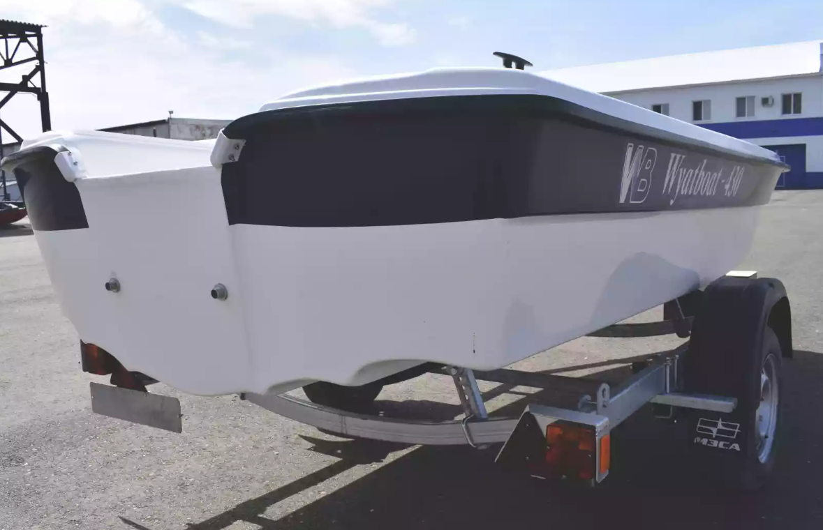 Стеклопластиковая лодка Wyatboat 430 тримаран в Кемерово