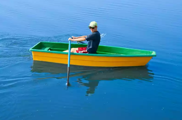 Стеклопластиковая лодка Малютка в Кемерово