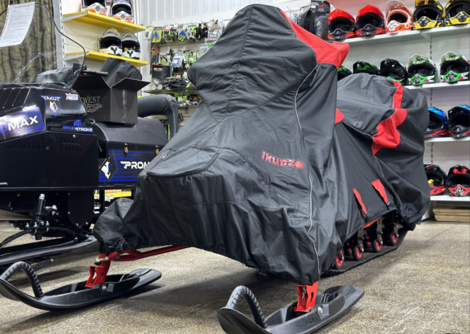 Чехол транспорт. снегохода IKUDZO HUNTER черно-красный Оксфорд ПРЕМИУМ качества с лого IKUDZO в Кемерово