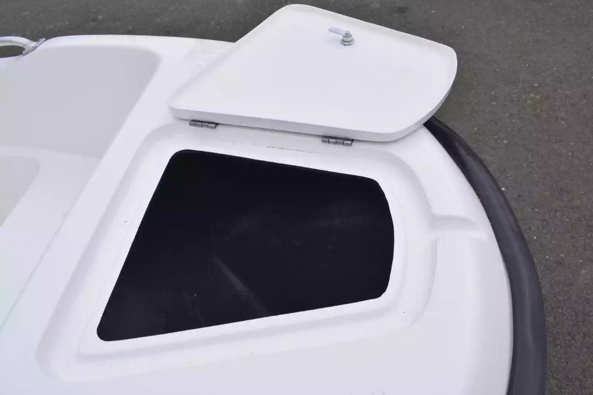 Стеклопластиковая лодка Пингвин New (тримаран) в Кемерово