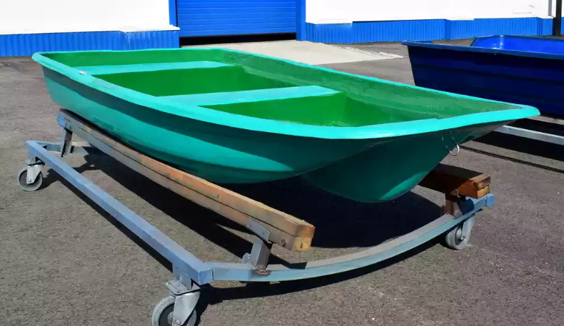 Стеклопластиковая лодка Старт (тримаран) в Кемерово