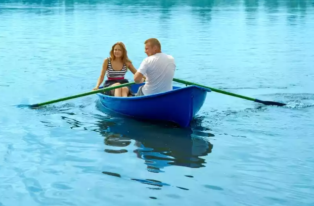 Стеклопластиковая лодка Дельфин в Кемерово