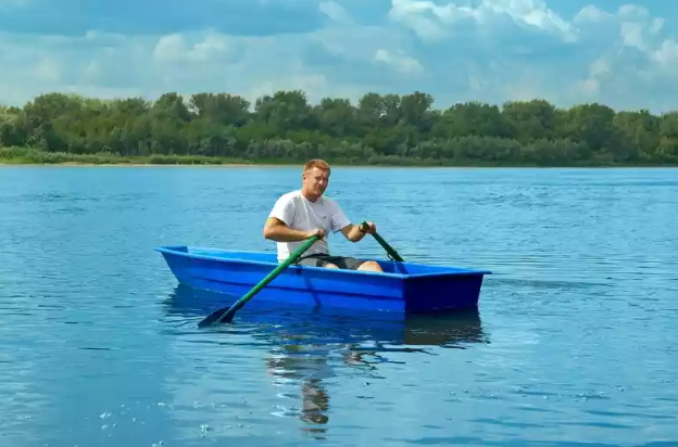 Стеклопластиковая лодка Малютка в Кемерово