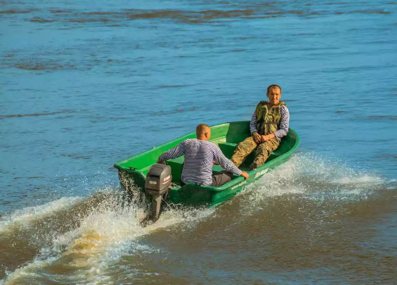 Стеклопластиковая лодка Neman-340 (тримаран) в Кемерово