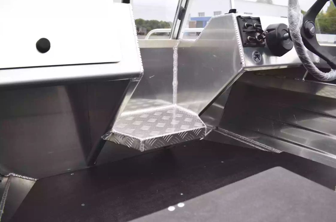 Алюминиевая лодка  Neman-400 PRO в Кемерово