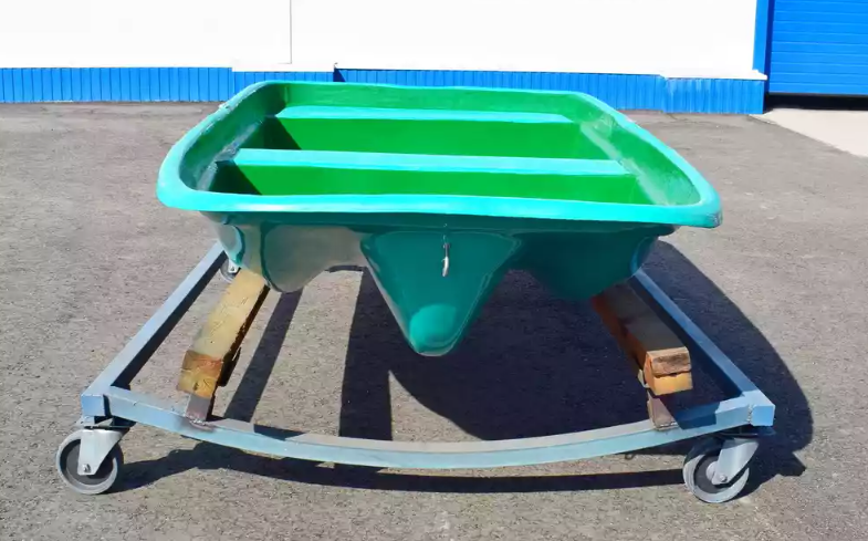 Стеклопластиковая лодка Старт (тримаран) в Кемерово