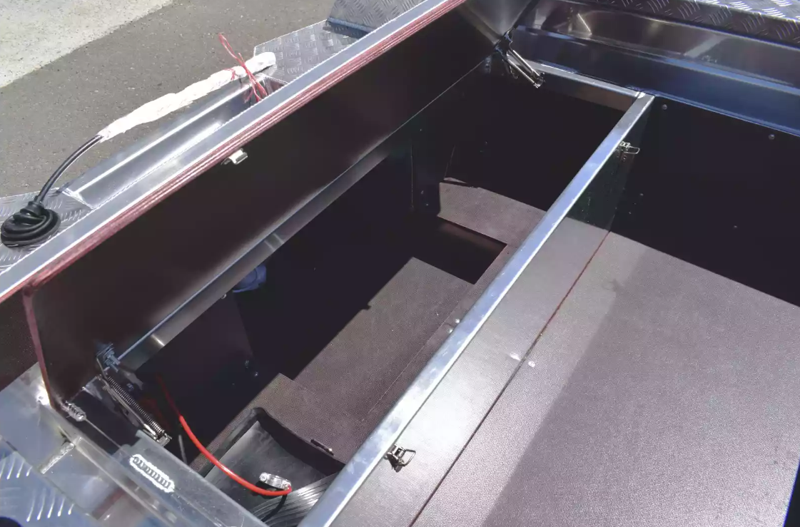 Алюминиевая лодка Wyatboat-390 DCM в Кемерово