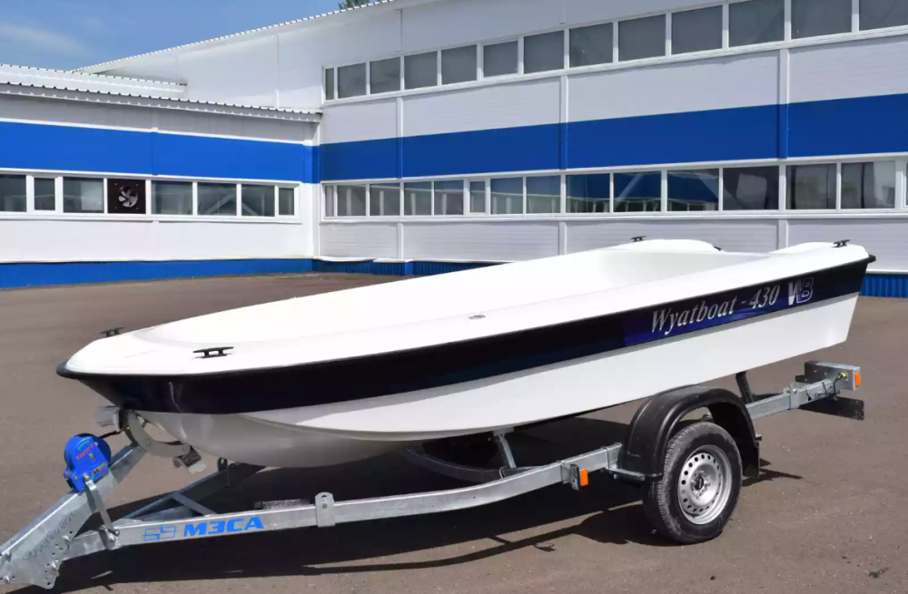 Стеклопластиковая лодка Wyatboat 430 тримаран в Кемерово