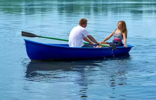 Стеклопластиковая лодка Дельфин в Кемерово