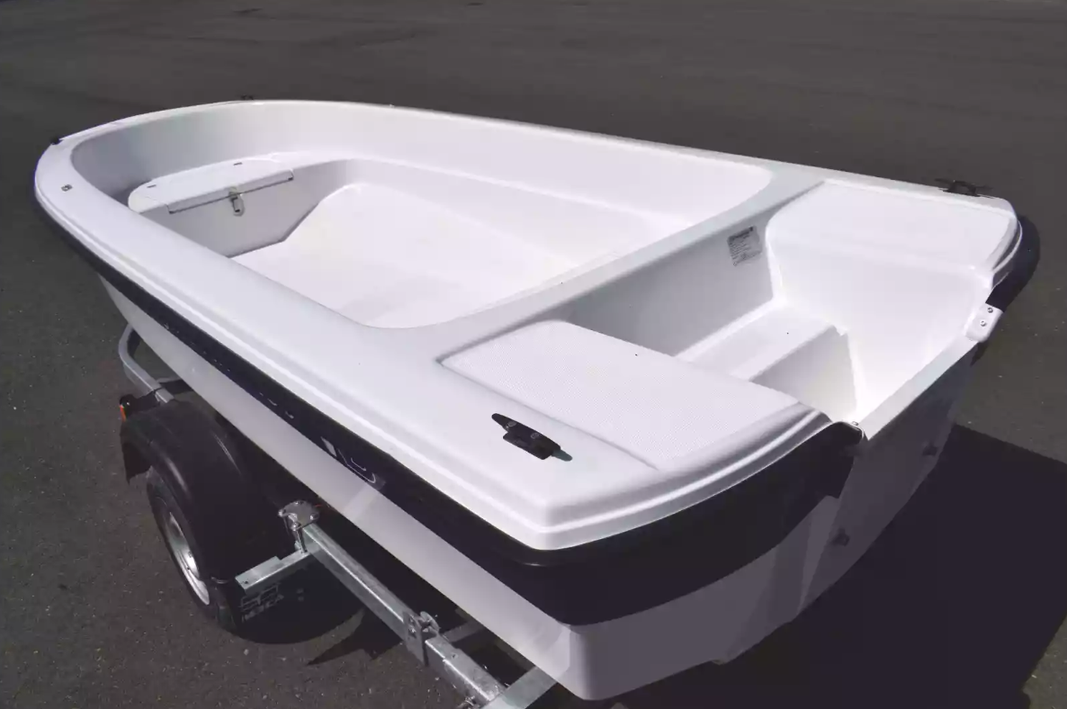 Стеклопластиковая лодка Wyatboat 430 тримаран в Кемерово