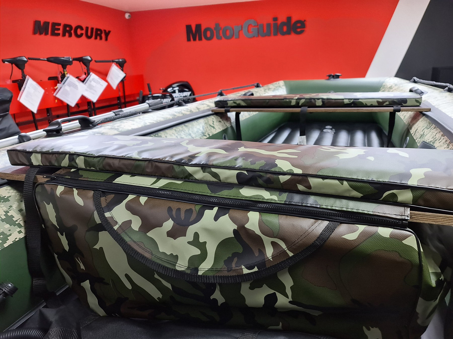 КОМПЛЕКТ МЯГКИХ НАКЛАДОК С СУМКОЙ ДЛЯ ЛОДОК 105Х20 КАМУФЛЯЖ в Кемерово